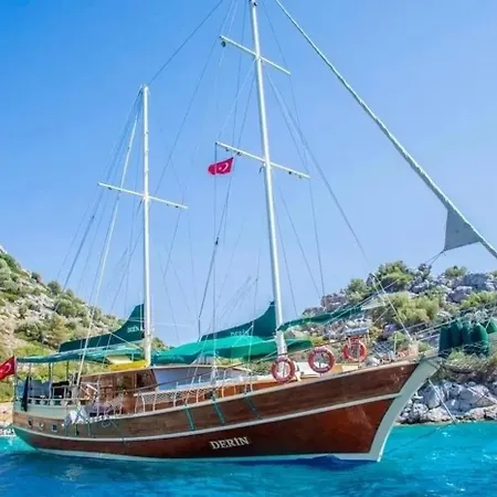 Derin Tekne Botel